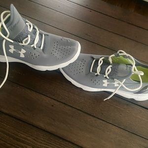 Under Armour memory foam men’s sneakers